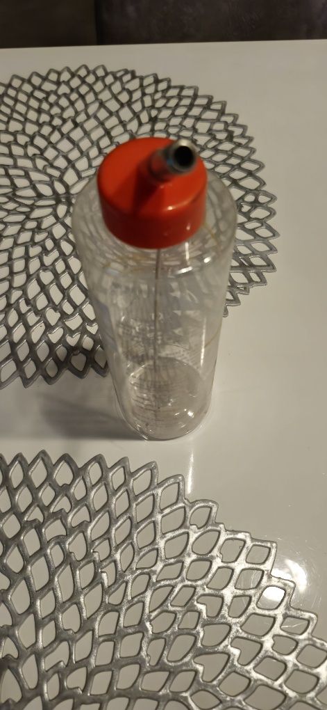 Sprzedam 9 sztuk poidełka na wodę 600ml dla królikków