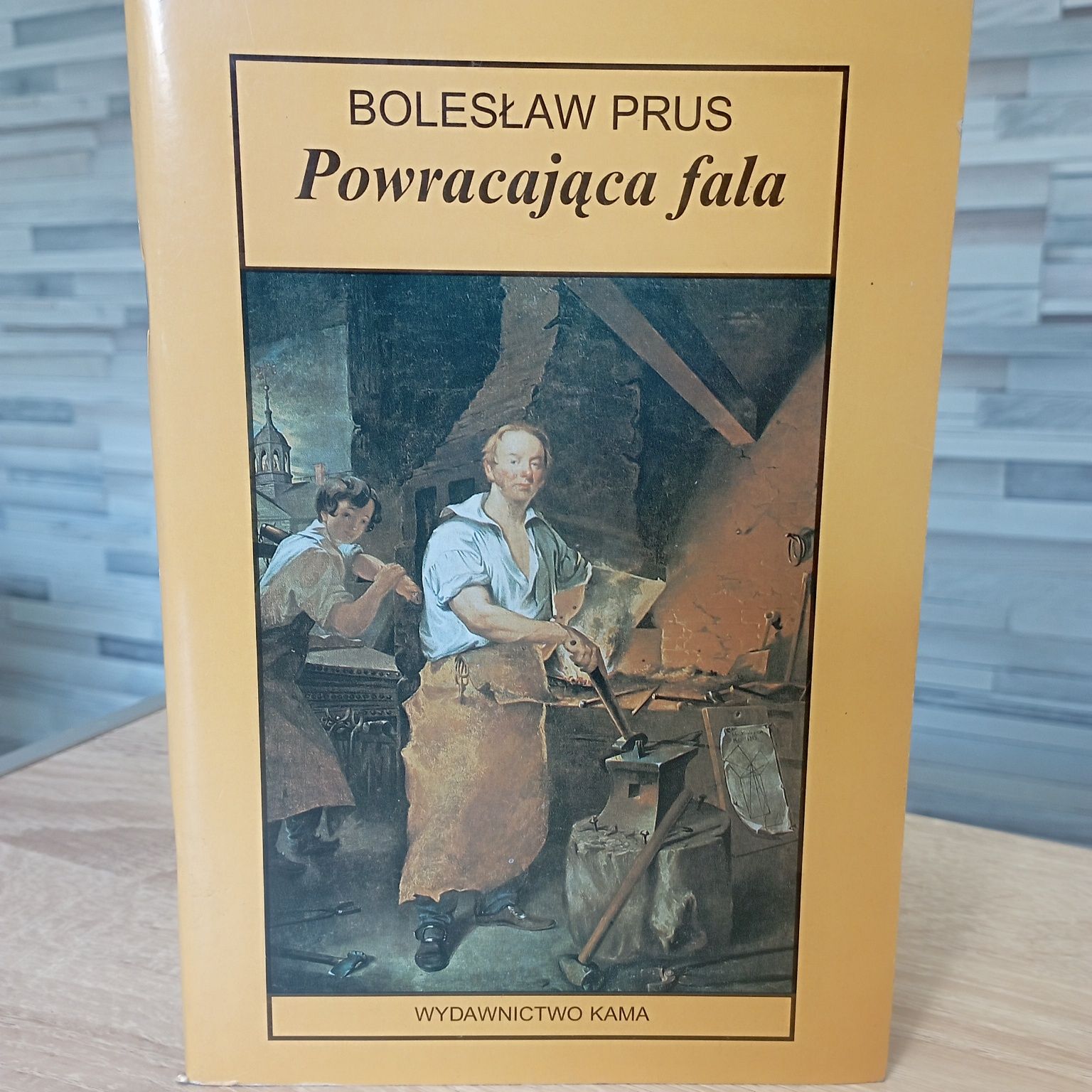 Powracają fala Bolesław Prus lektura z opracowaniem 
Warszawa 1998