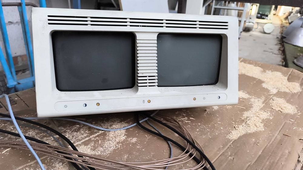 Monitor dwuekranowy kineskopowy usg