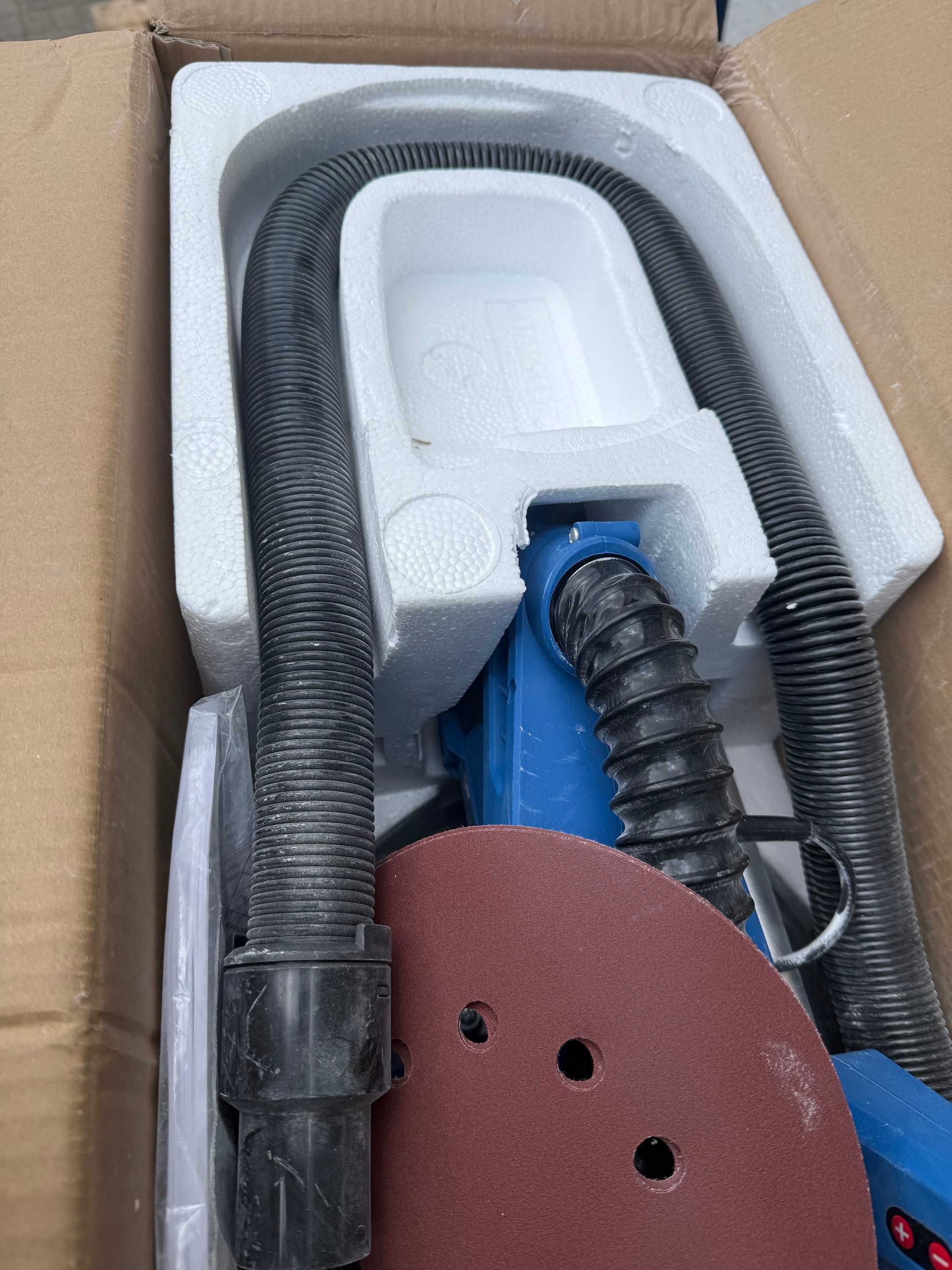 Szlifierka do ścian, sufitów SCHEPPACH DS920x na wysięgniku