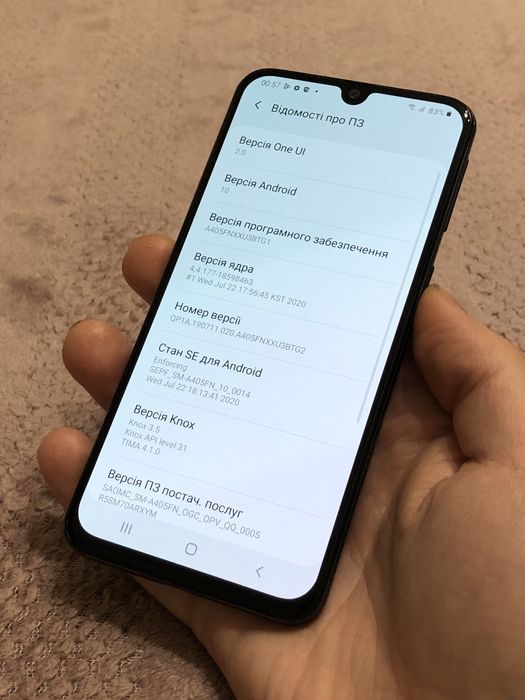 Телефон Samsung Galaxy A40 4/64gb NFC гарний стан