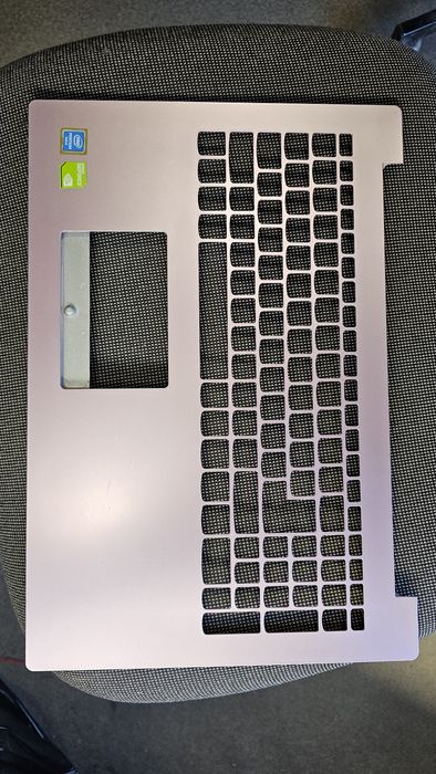 Топкейс Lenovo 320-15IKB з дефектами