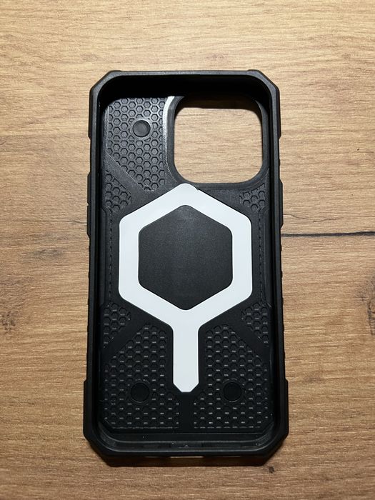 Чохол на айфон 13 про UAG