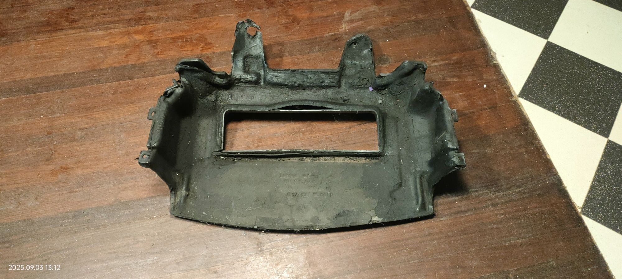 BMW E36 - Cobertura inferior do motor