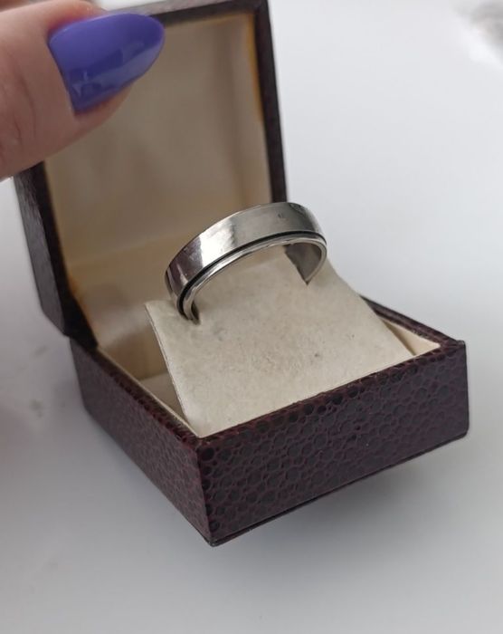 Obrączka antystresowa srebrna rozmiar 22 średnica 20 mm