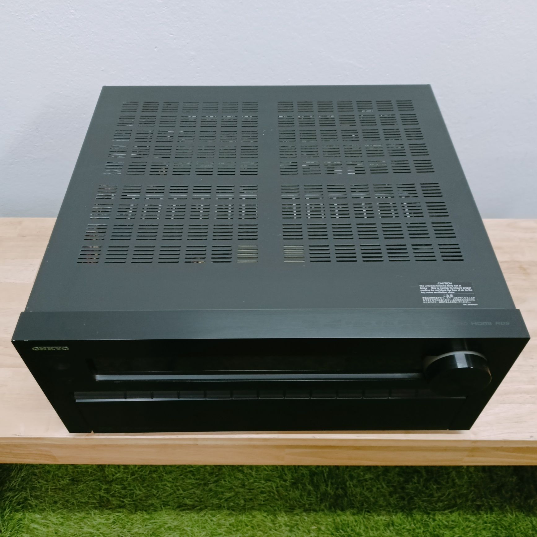 Onkyo, amplituner TX-NR818.