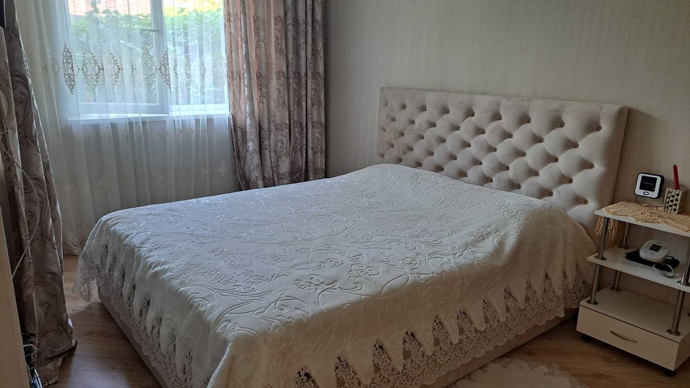 В продаже уютный дом с мебелью и техникой в закрытом поселке Совиньон.