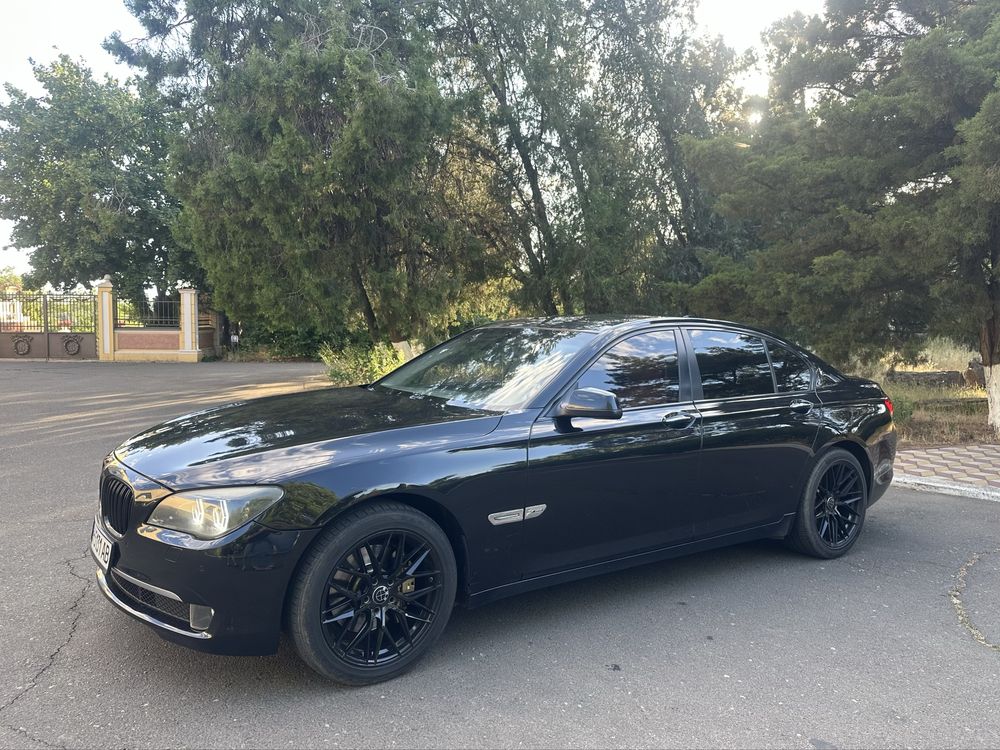 BMW 7  дизель. 740xDrive повний привід