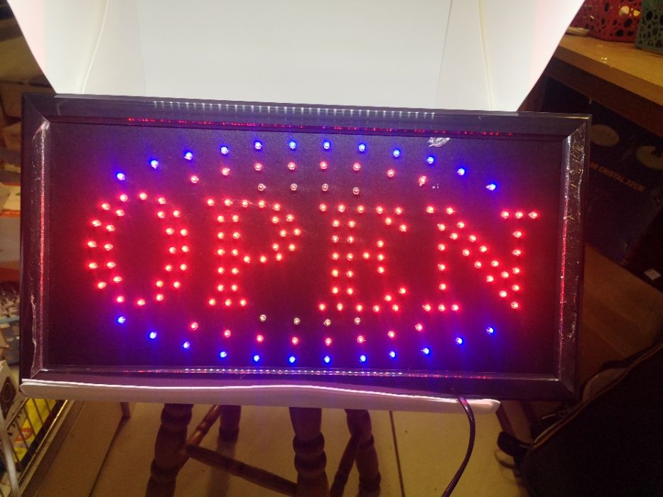 led reklama otwarte .open