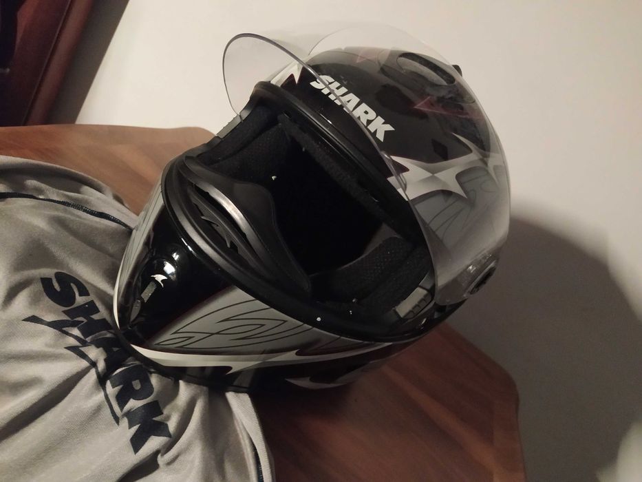 kask z górnej pólki Shark okazja