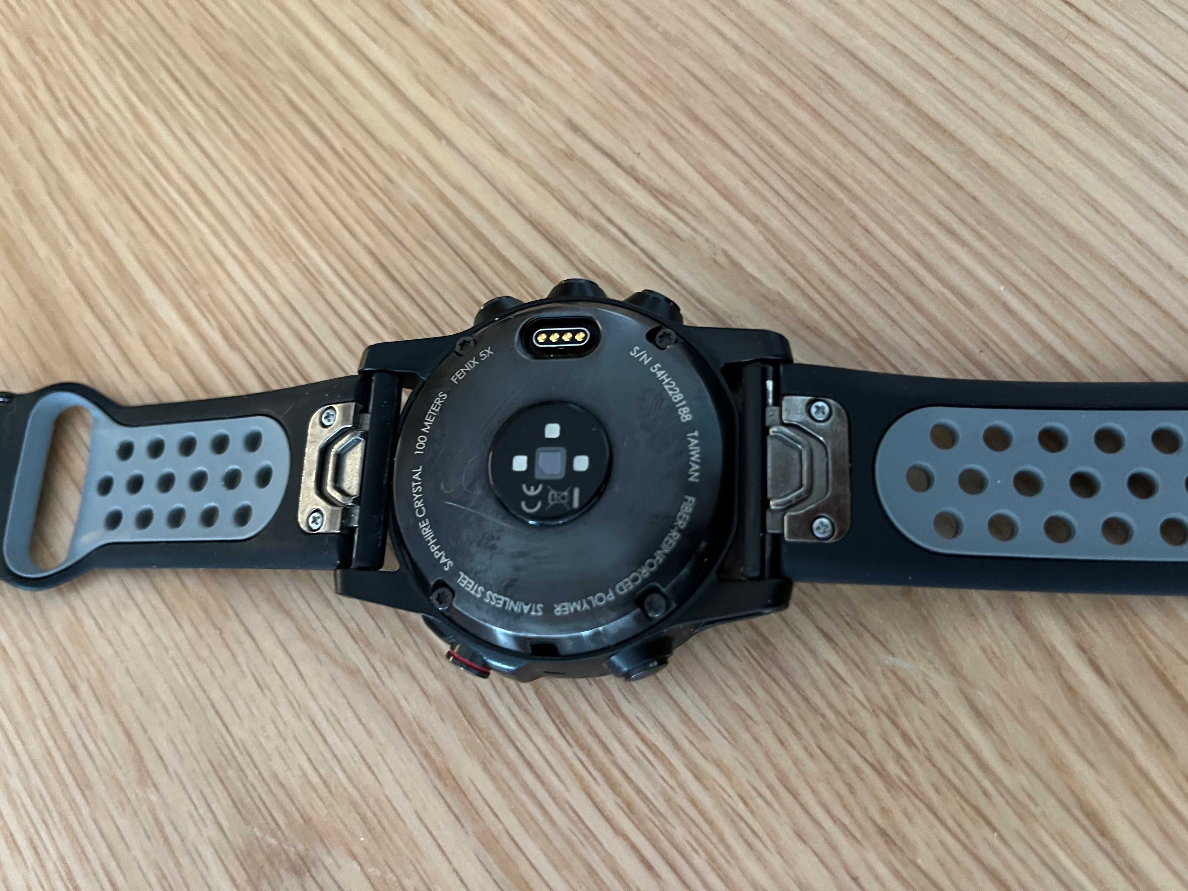 Garmin Fenix 5 Saphire, mapy TopoActive Europe