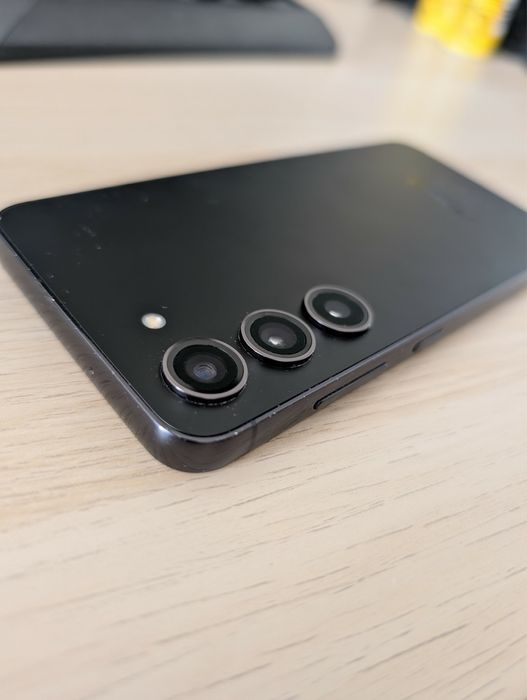 Samsung s23 8gb/265gb