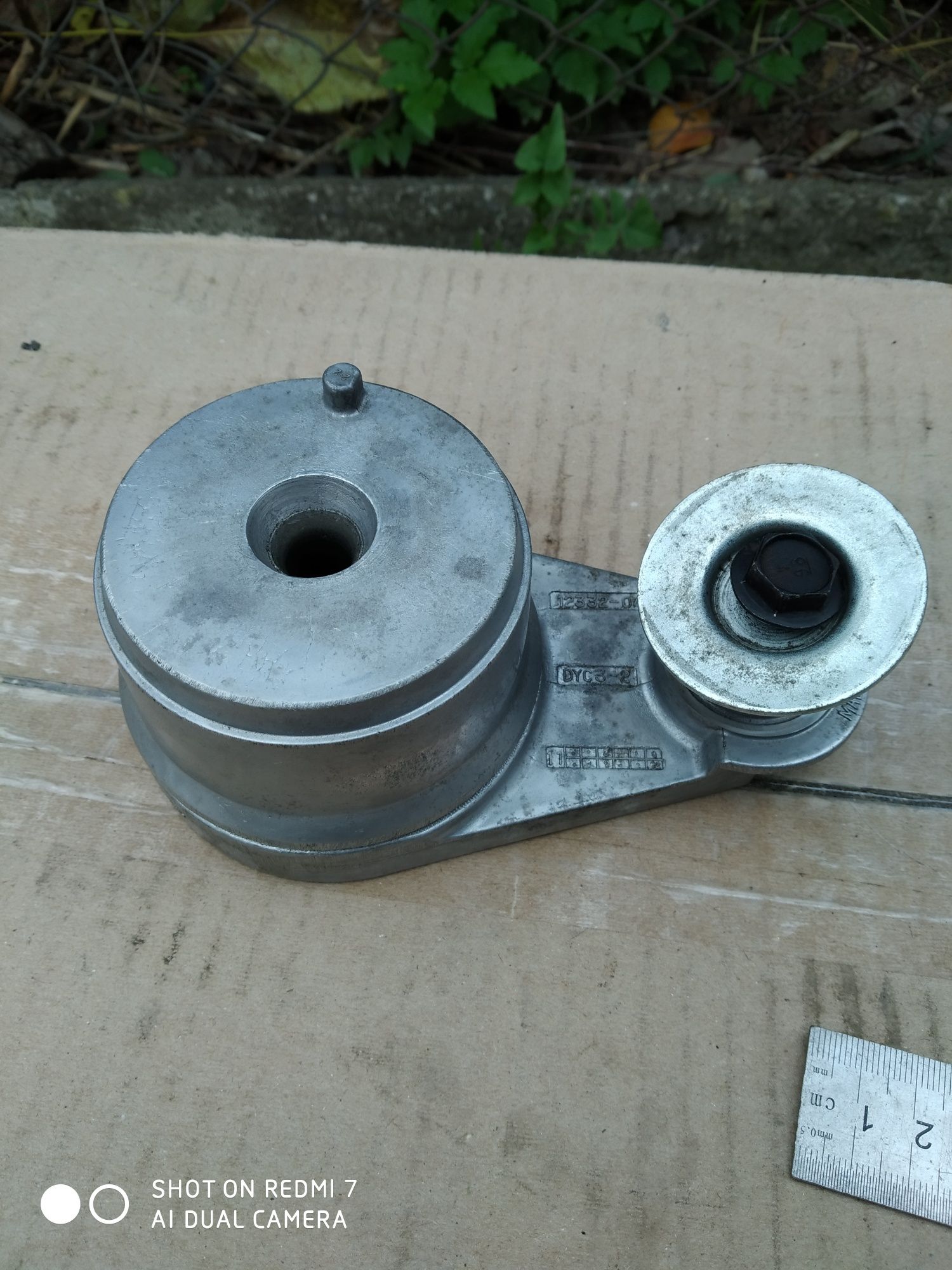 Натягувач ременя RE232242