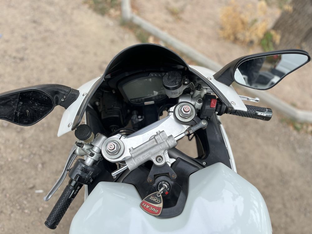 Продам мотоцикл Ducati 848evo