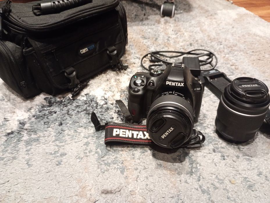 Pentax K50 + obiektywy 18-55mm, 50-200mm