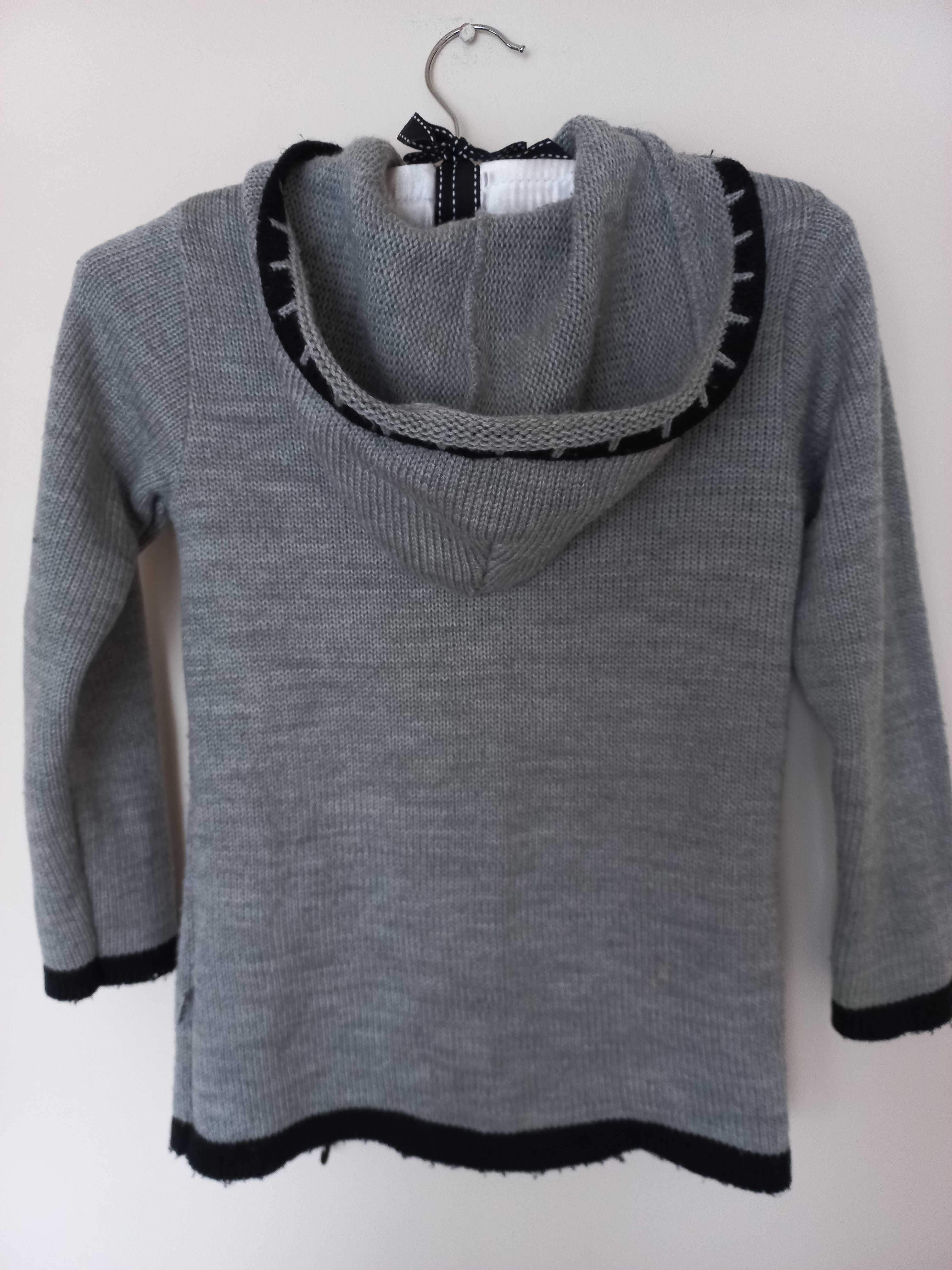 Sweter zapinany rozmiar 140