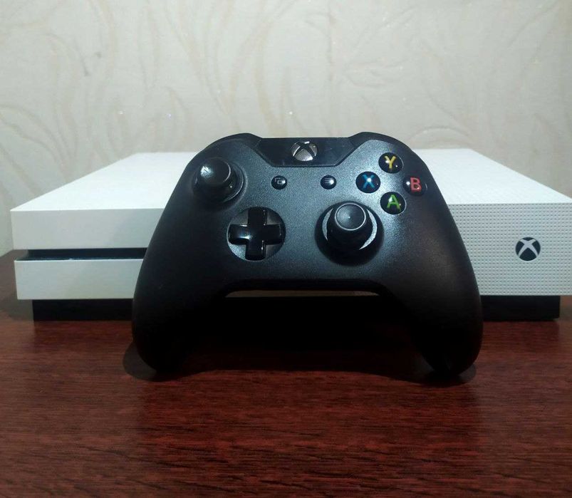 Продам Xbox one S 1t