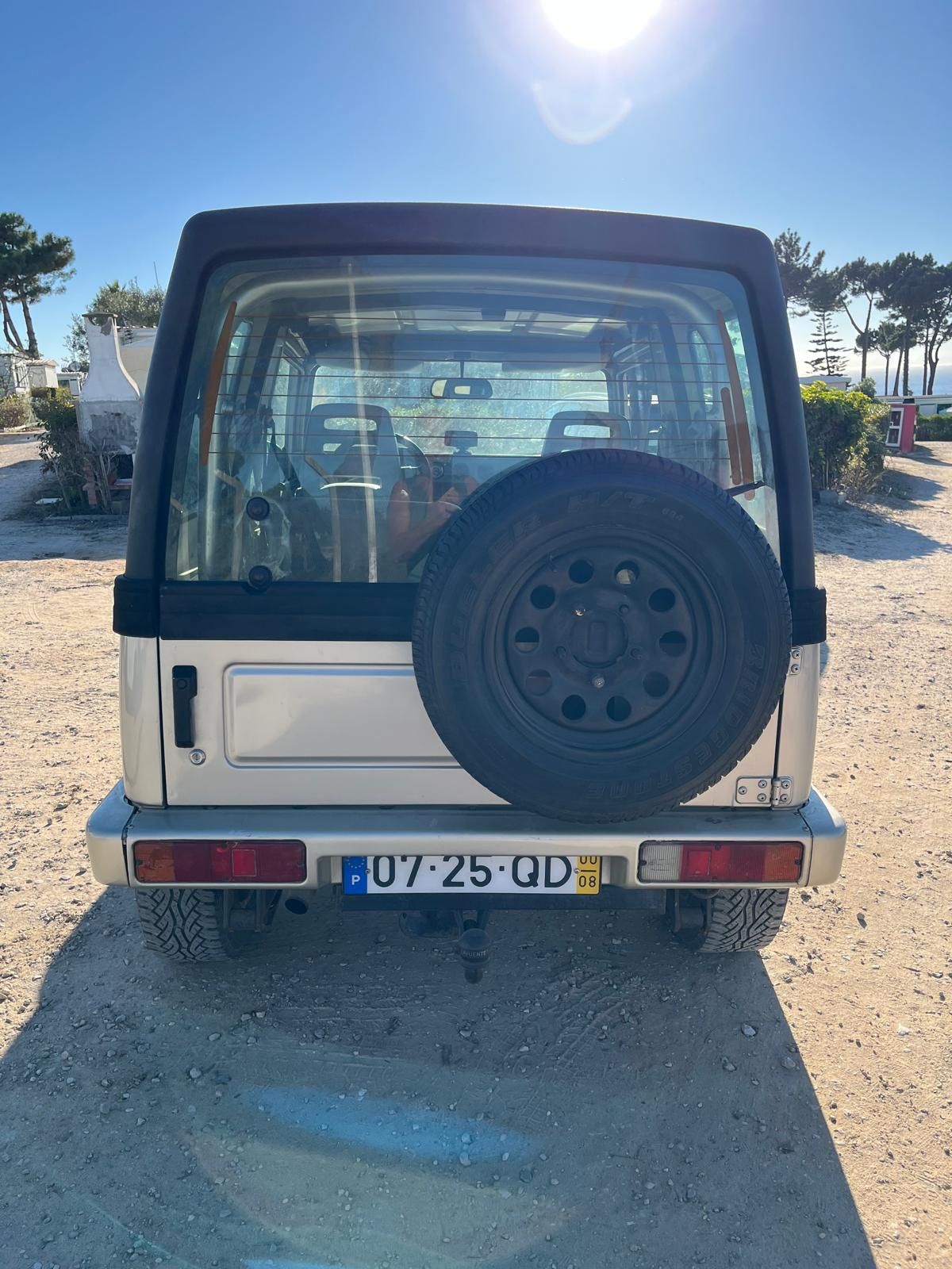 Jipe suzuki samurai
