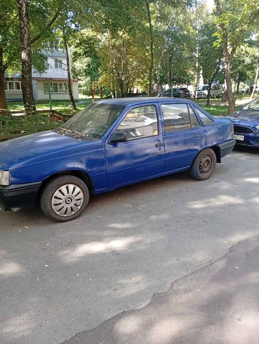 Опель кадет 1.3 Седан