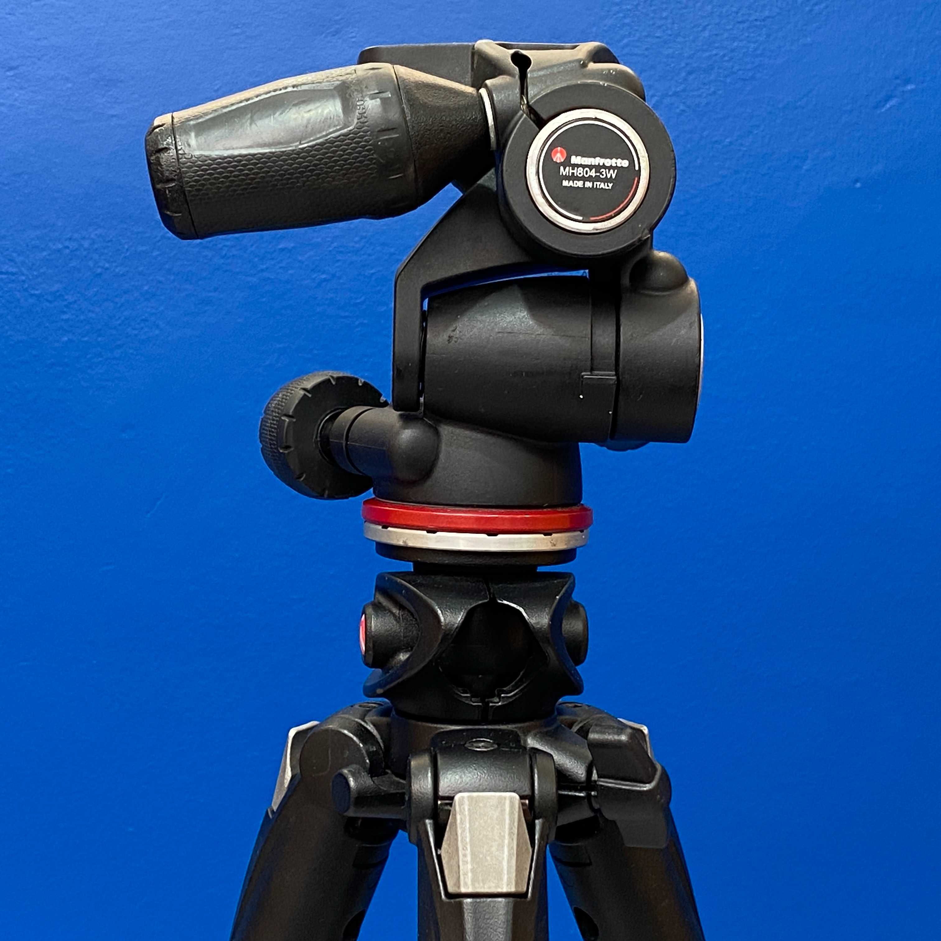 Tripé Manfrotto MT290DUA3 + Cabeça 3-Way MH804-3W