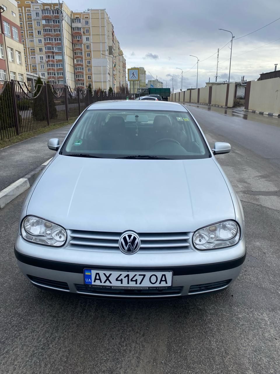 Продам Golf 4  2000р.