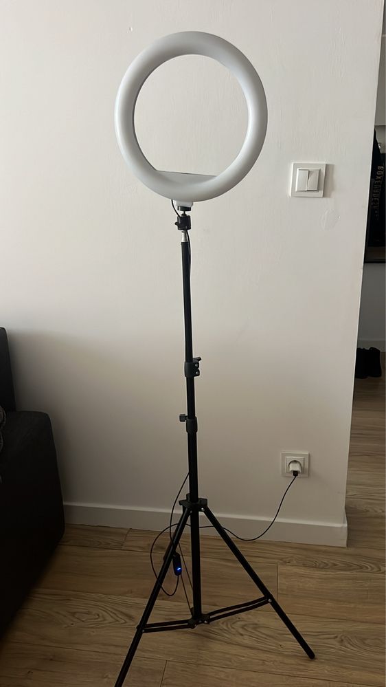 Lampa pierścieniowa