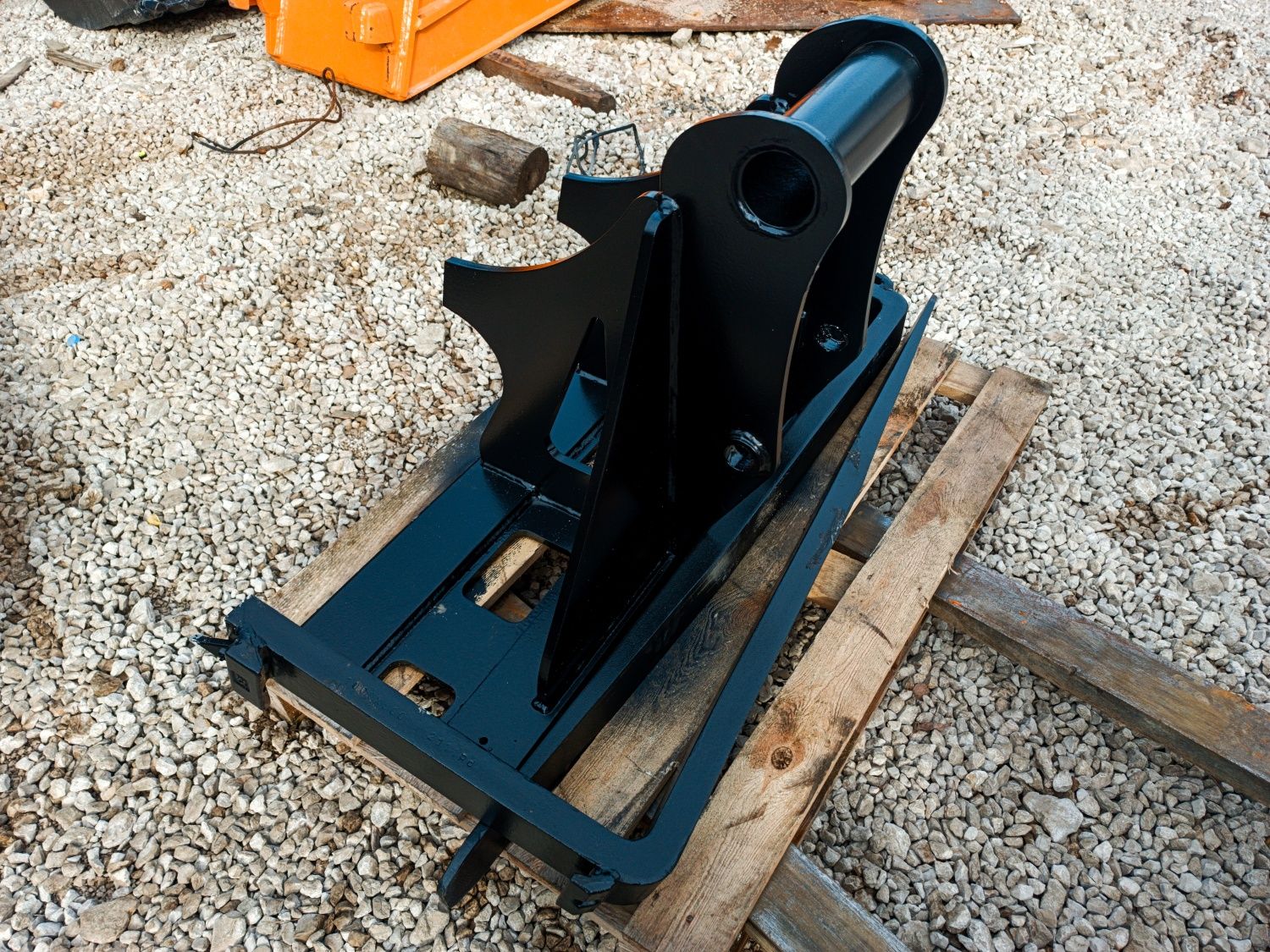 Karetka z widłami do koparki 8-10t