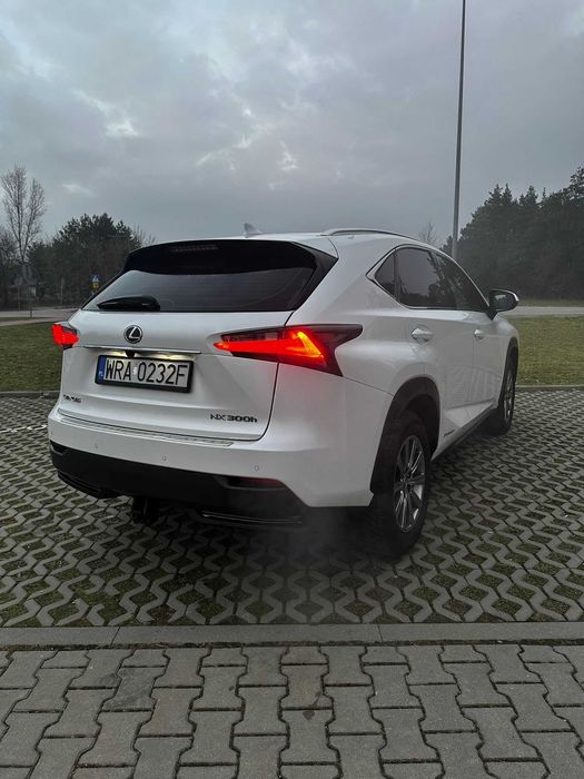 Lexus NX300H Hybryda