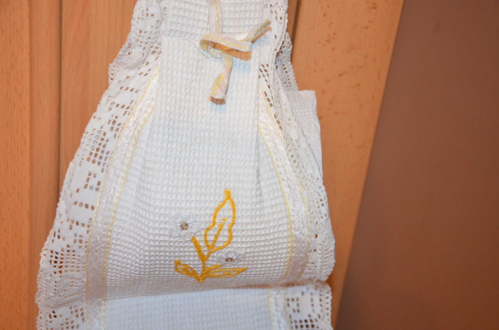 Etui opakowanie zawieszka na papier toaletowy 3 rolki