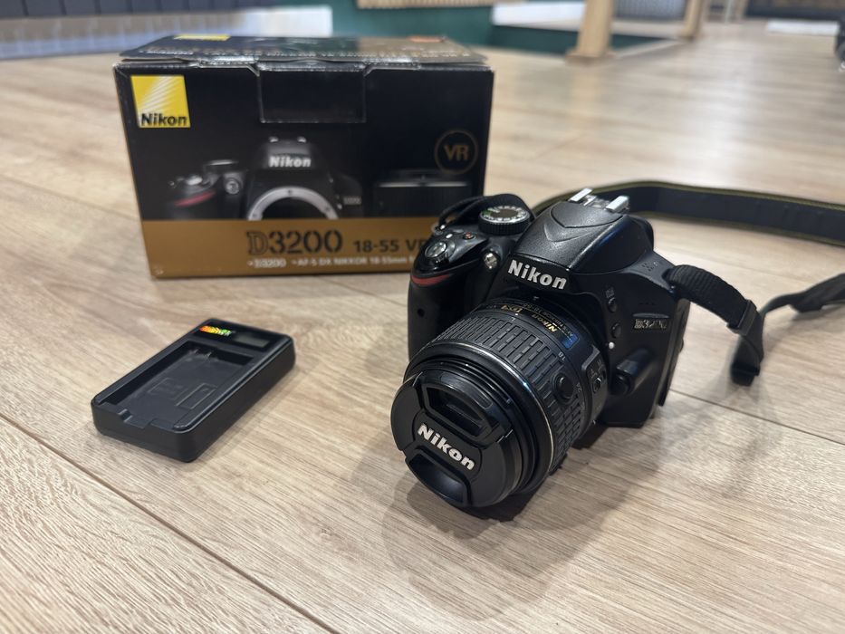 Nikon d3200 + obiektyw kit Nikkor 18-55 f/3.5-5.6G VR II