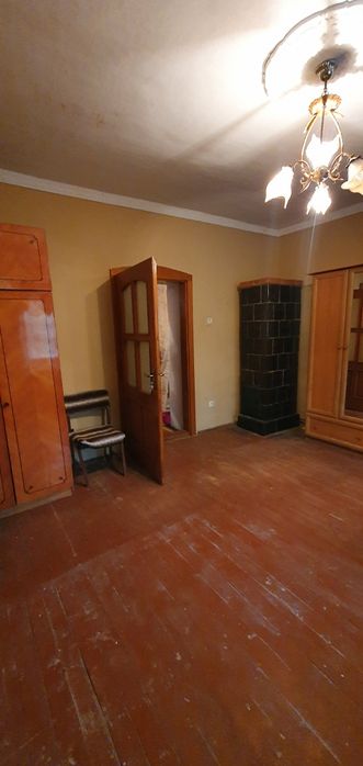 Будинок на високому фундаменті