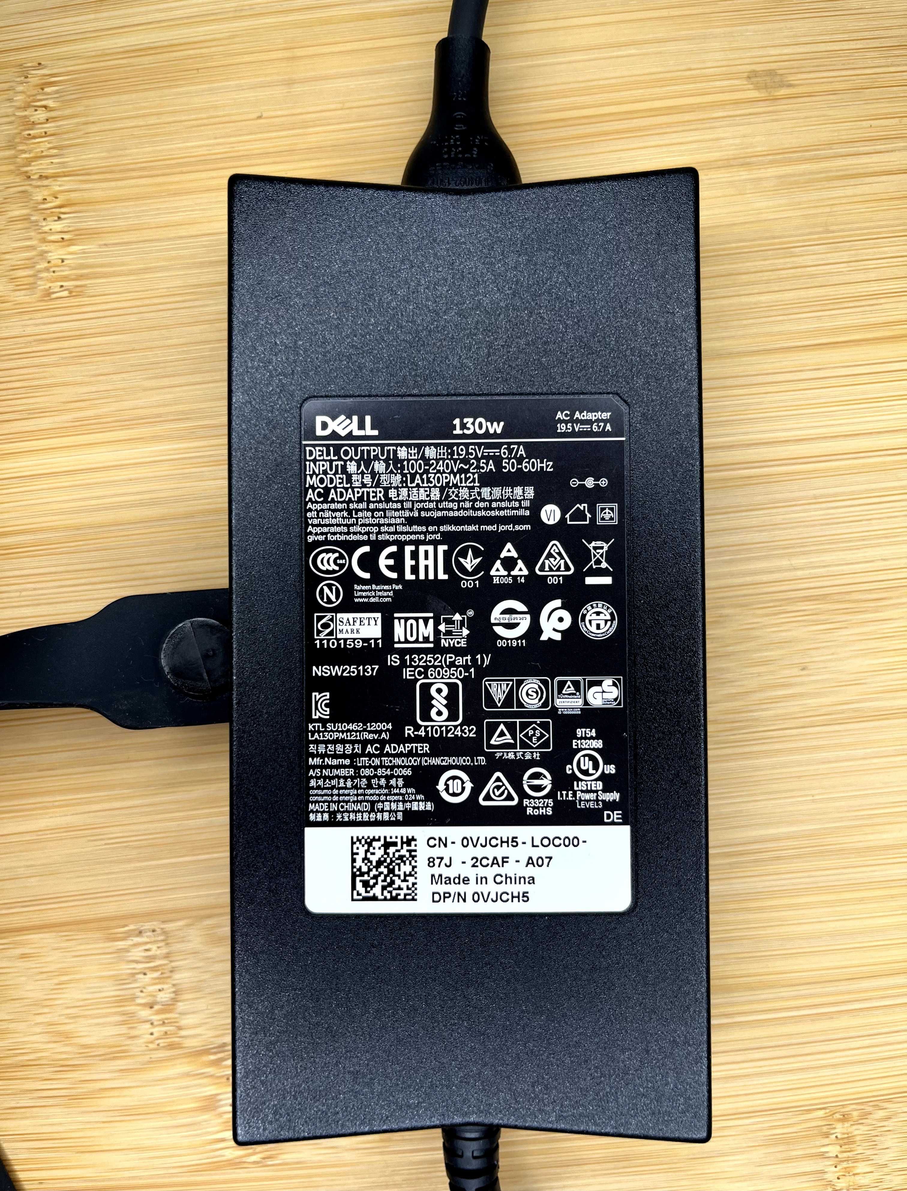 Stacja dokująca Dell WD15 Dock 180W – używana, w pełni sprawna