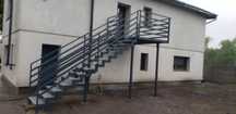 Schody salowe metalowe krata wema i deska