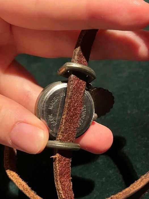 Zegarek a la vintage drobny brązowy podróżnik