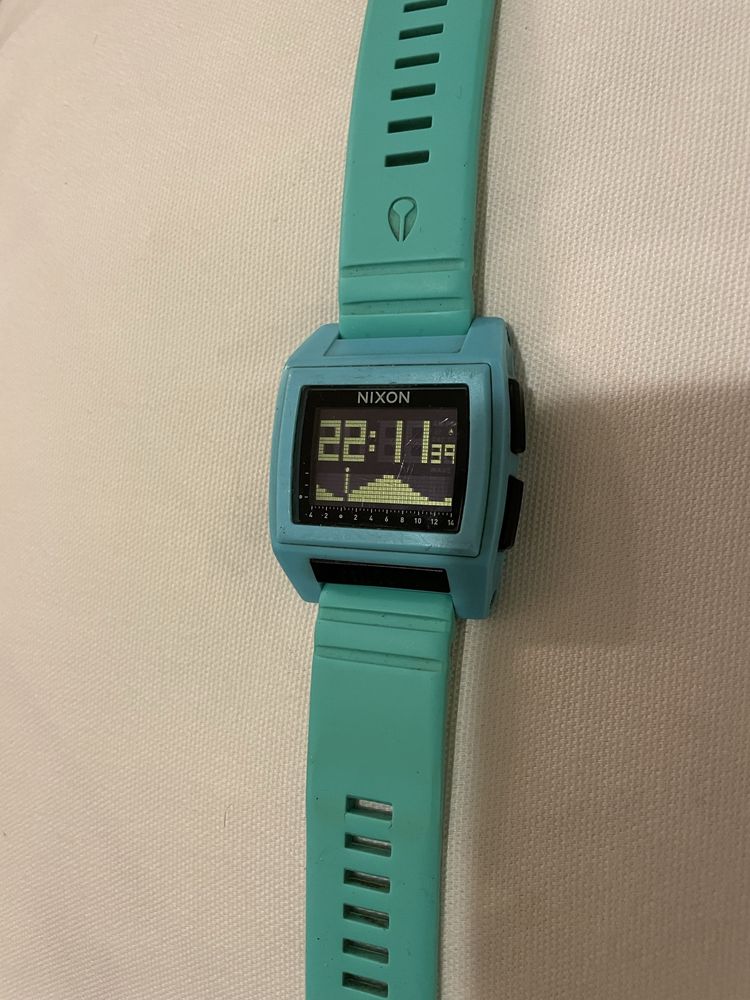 Nixon base tide pro com 6 meses