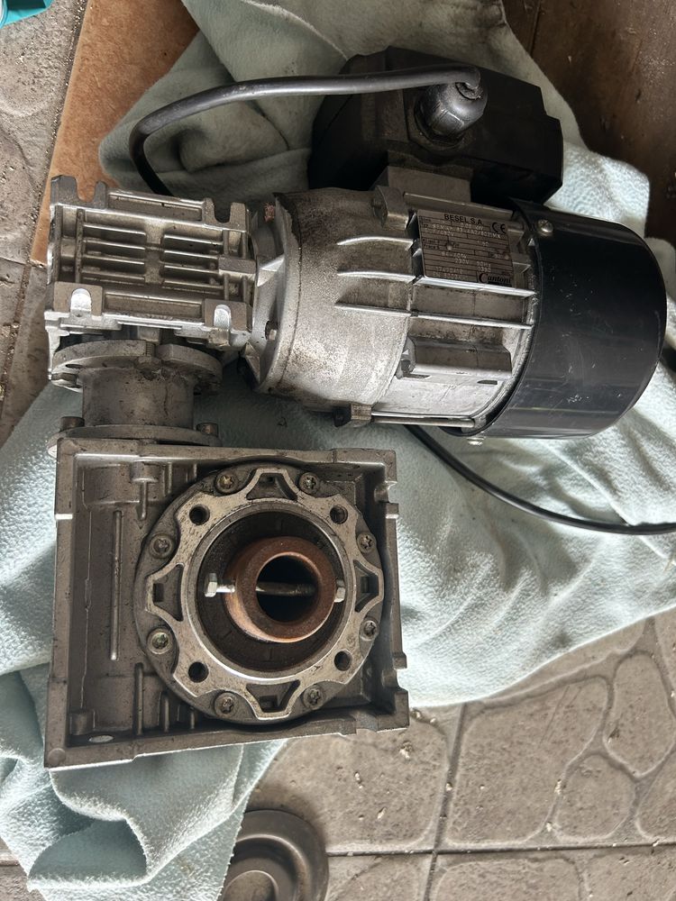Motoreduktor do kotła z podajnikiem