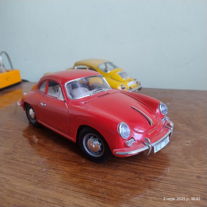 Масштабные модели Porsche Bburago    Italy 1/ 18