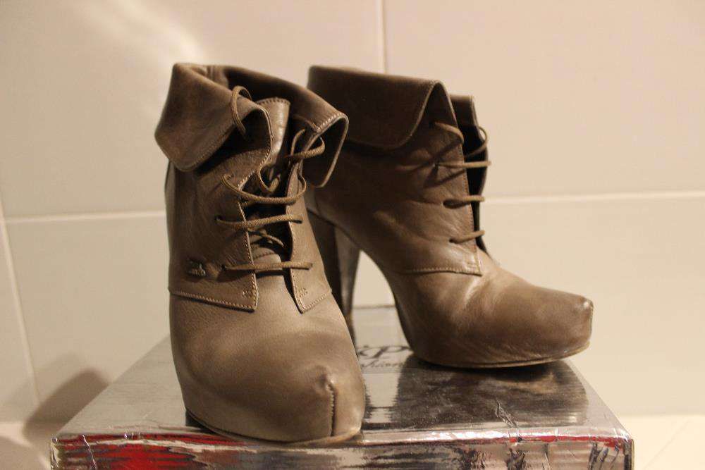 Botas senhora taupe