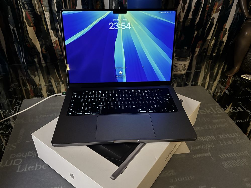 MacBook Pro M3 Impecável com Fatura