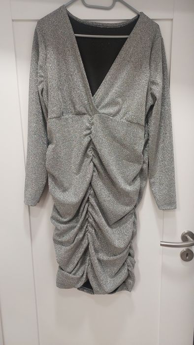 Srebrna sukienka viskoza