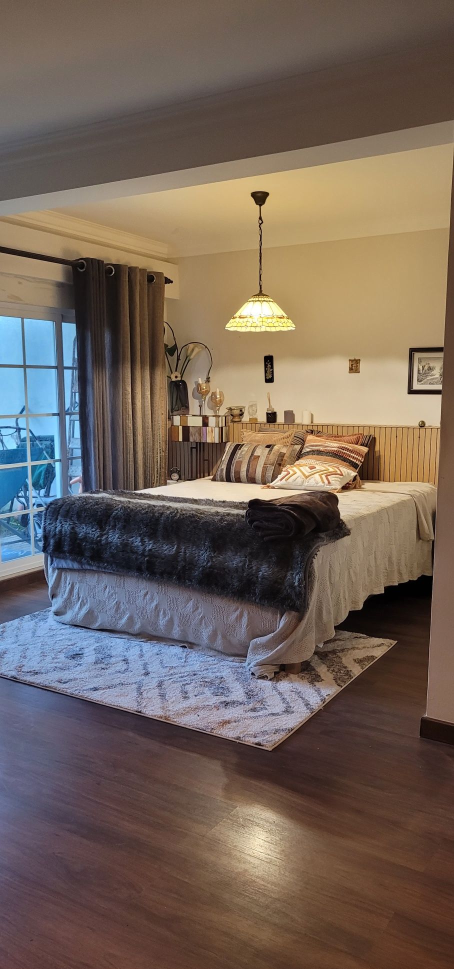 Quarto com WC privado para professora ou estudante do sexo feminino.