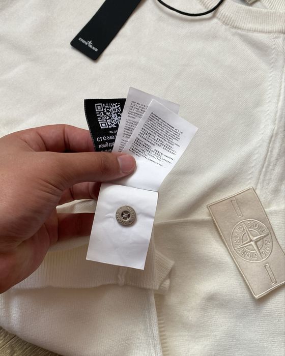 Жіночий Светр Stone Island світлий