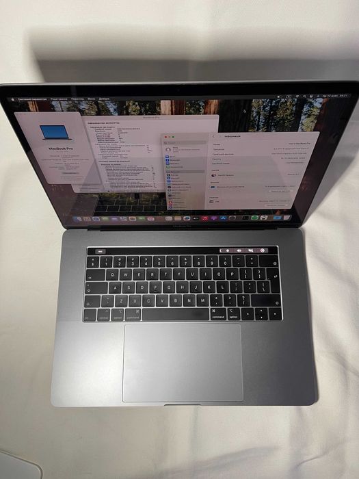 MacBook Pro 15" (A1990, 2018)