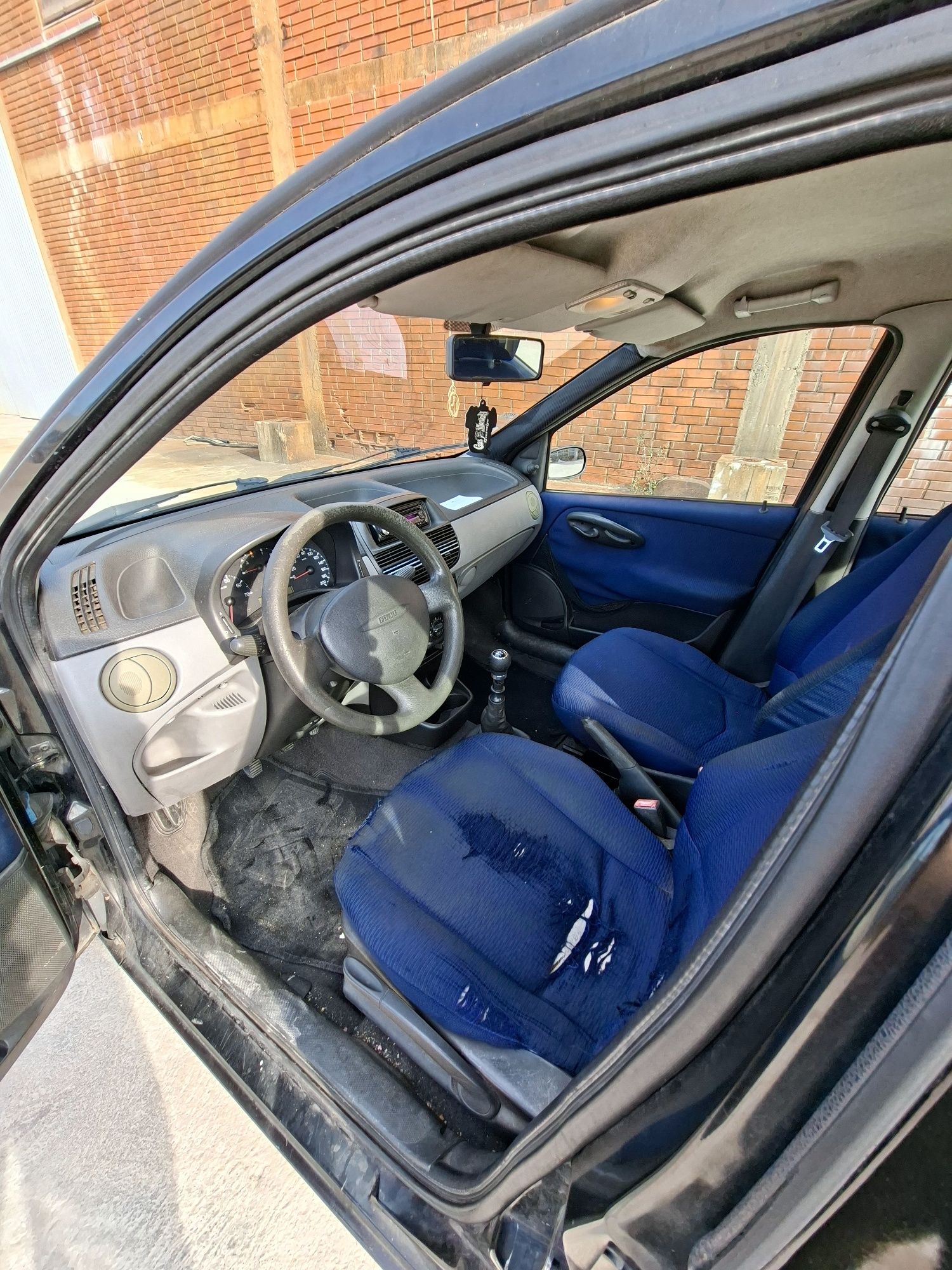 Fiat Punto 1.2 impecável de mecânica