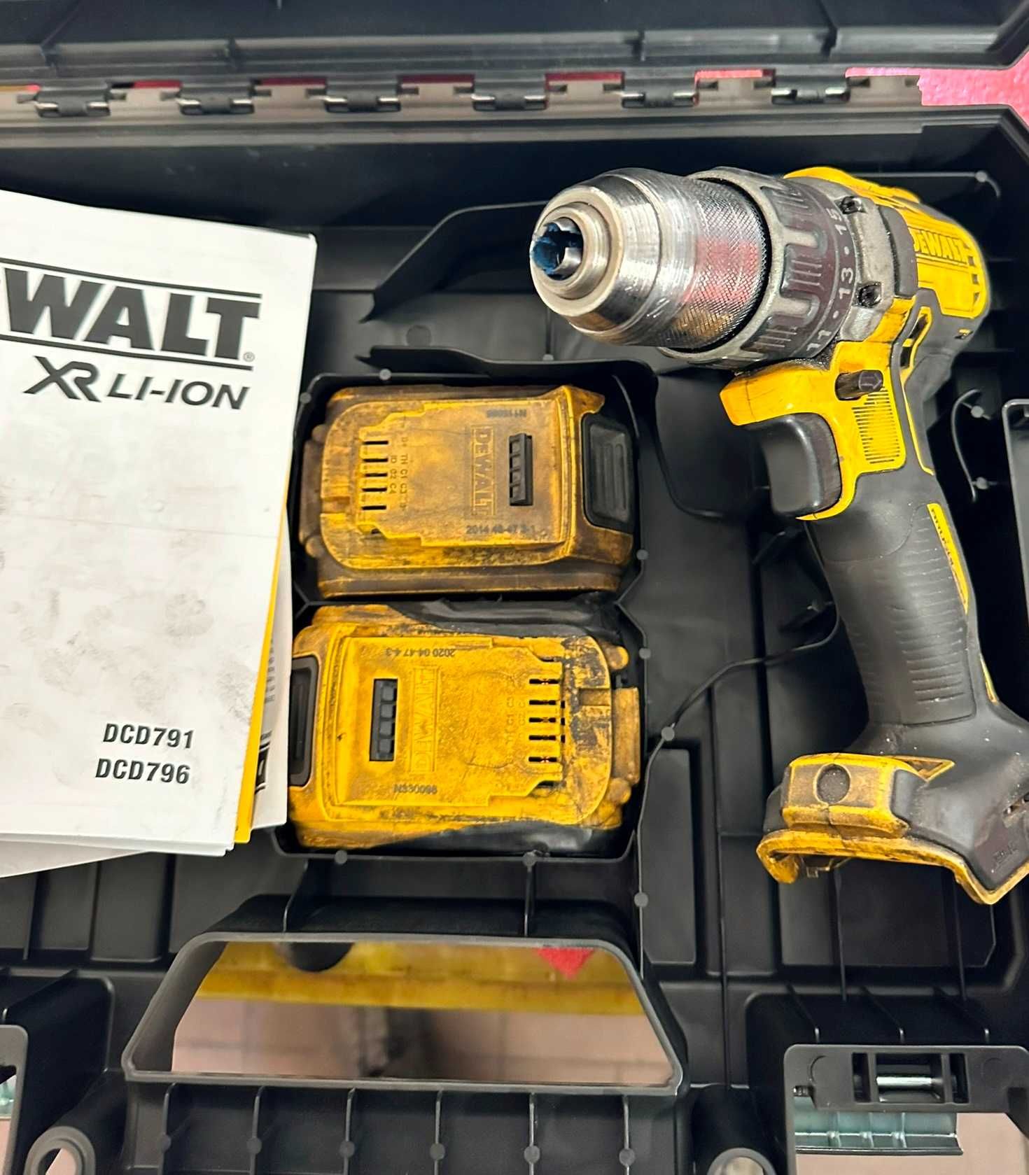 Wkrętakra Dewalt DCD791  2x bateria 2Ah, Walizka