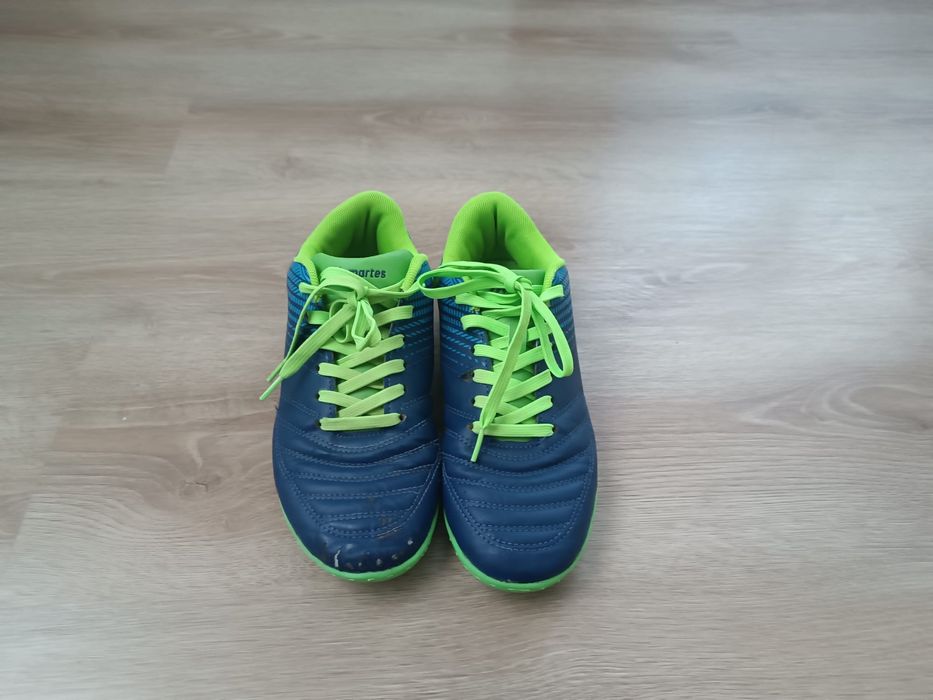 Buty piłkarskie korki roz.37