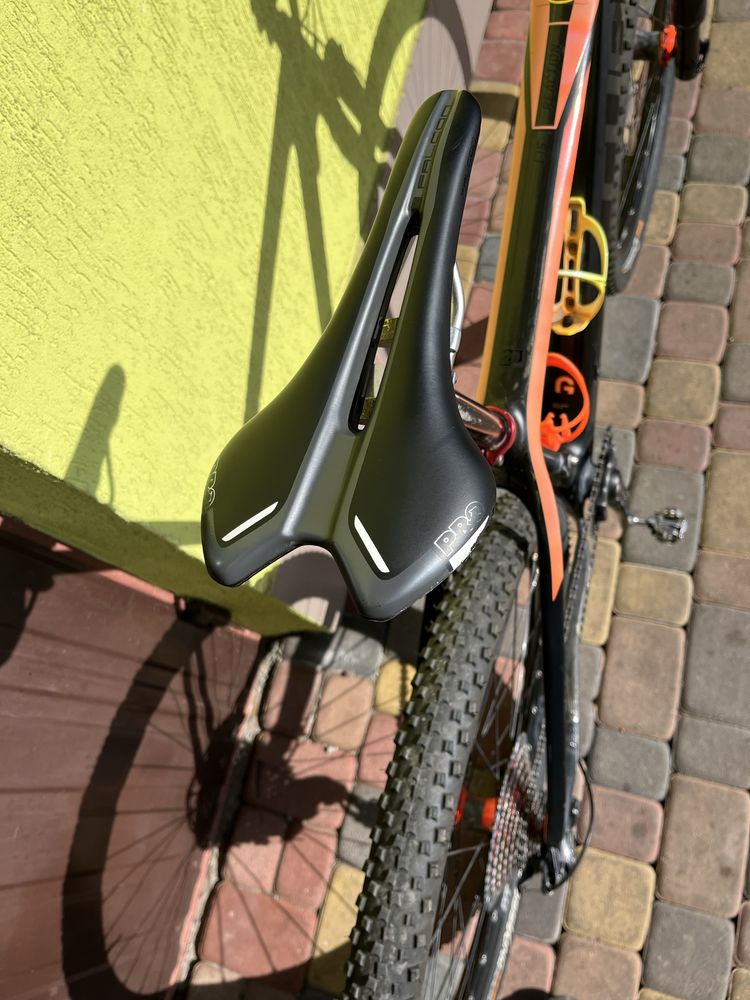 Rower Cube Reaction SLT Carbon