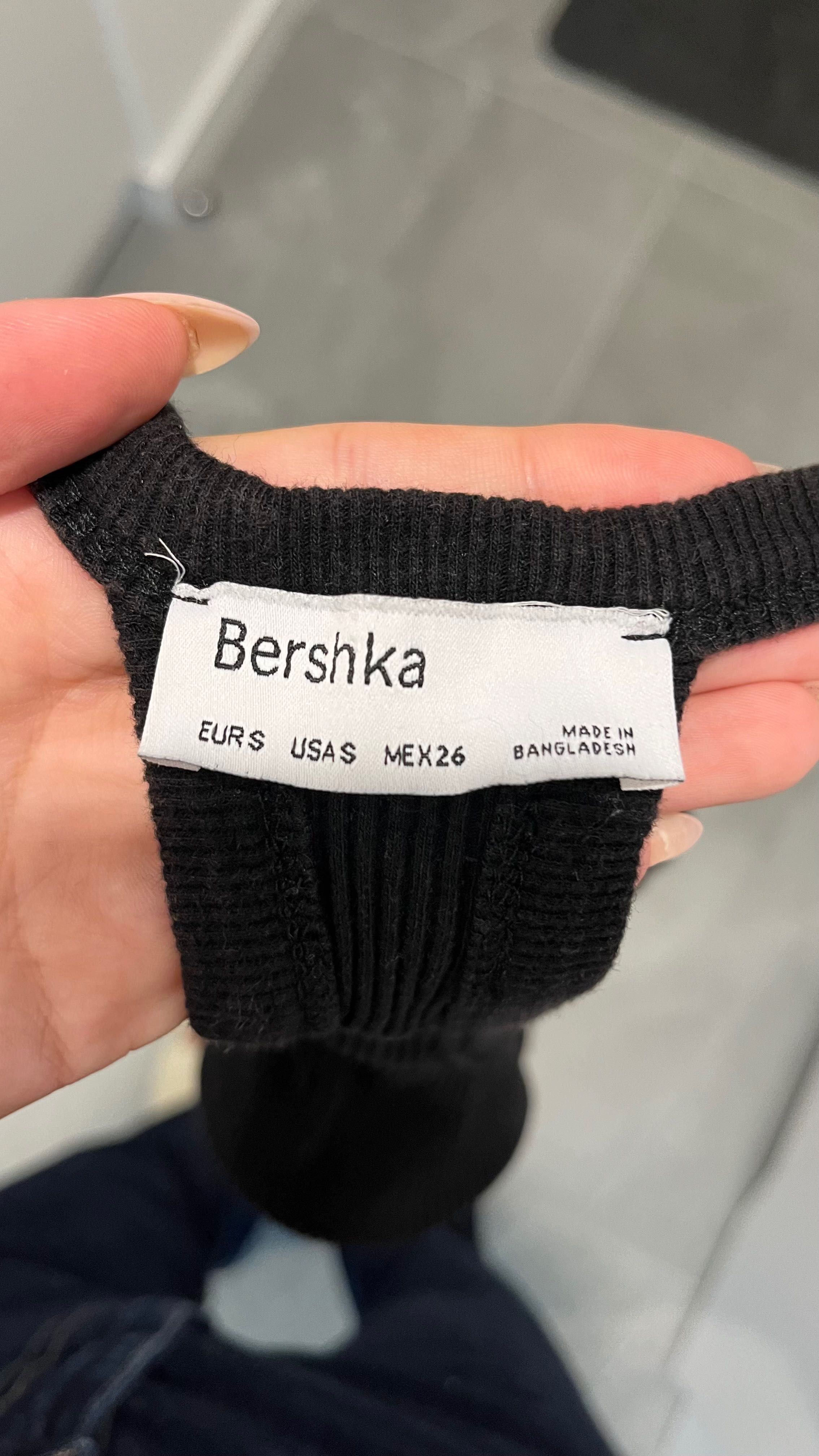 Czarny top prążkowany – rozmiar S i XS
