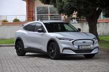 Ford Mustang Mach-E 75.7 kWh Premium AWD