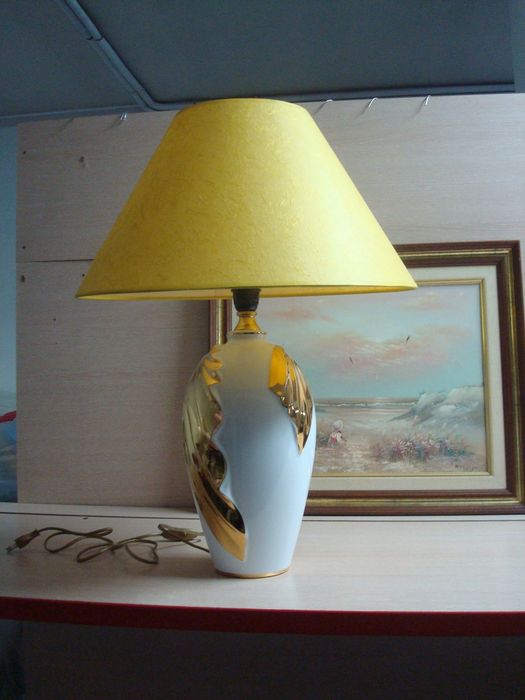 Candeeiro único em porcelana fina